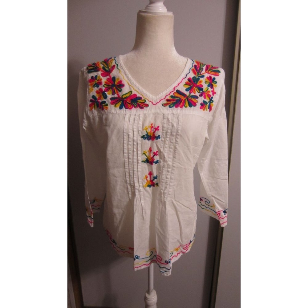 C/C Chic Collection Medium Embroidered Colorful Casual Beach Boho Shirt